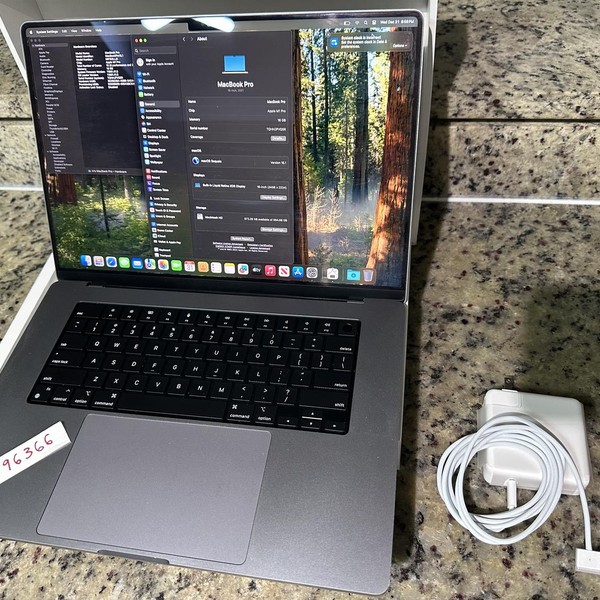 MacBook Pro 2021 - 16 inch - 1 TB, Gray, 16 GB, Apple M1 Pro 10-core