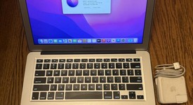 Good
													MacBook Air 2017 - 13" - I5, Silver, 128 GB, 8 GB, photo 1 of 10