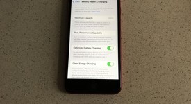 Mint
													Apple iPhone SE 2nd Gen 2020 - TracFone, Red, 64 GB, A2275, photo 4 of 9