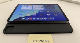 Good
													Apple iPad Pro 11" 4th Gen 2022 - Unlocked, Gray, 512 GB, photo 2 of 7