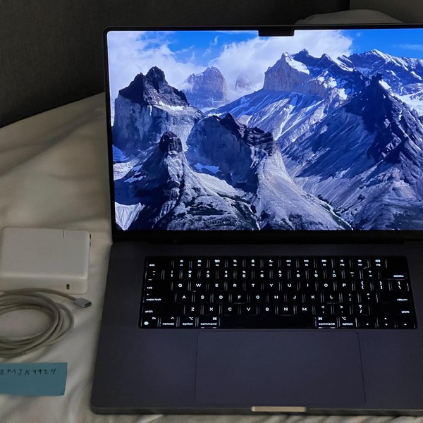 MacBook Pro 2021 - 16 inch - 1 TB, Gray, 64 GB, Apple M1 Max