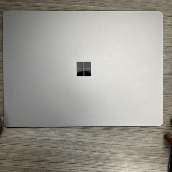 Microsoft Surface Laptop 4 - 256 GB, Platinum, 8 GB, AMD Ryzen 5, 13.5 inch