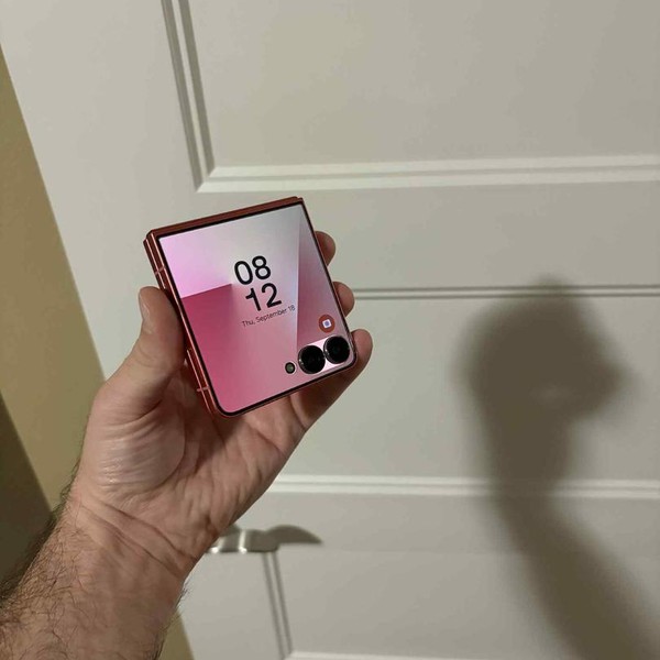 Samsung Galaxy Z Flip7 - T-Mobile, 256 GB, Coral, 12 GB, SM-F766U