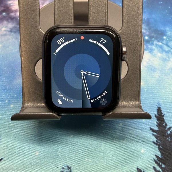 Apple Watch Series 4 40mm - Unlocked, Gray, A1975 - Cellular, Aluminum