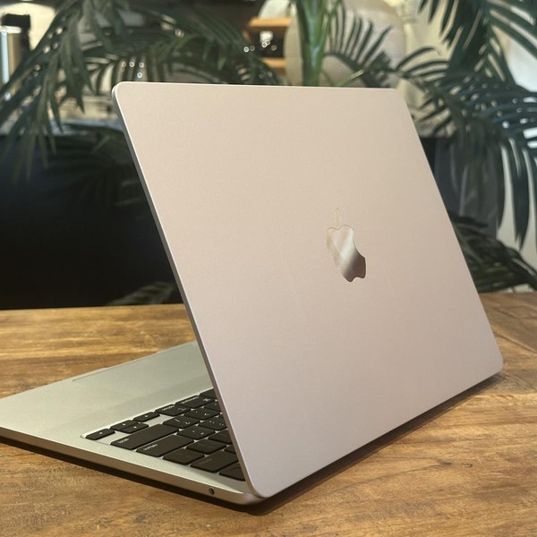 MacBook Air 2022 (M2) - 13 inch - 256 GB, Silver, 8 GB, Apple M2