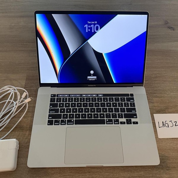 MacBook Pro 2019 - 16 inch - 1 TB, Silver, 16 GB, Intel Core i9