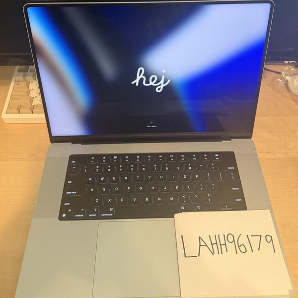 MacBook Pro 2021 - 16 inch - 512 GB, Silver, 16 GB, Apple M1 Pro 10-core