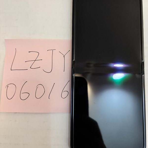 Motorola Razr (2025) - Unlocked, 256 GB, Blue, 8 GB