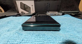Good
													Motorola Razr Ultra (2025) - Unlocked, PANTONE Scarab, 1 TB, 16 GB, photo 5 of 13