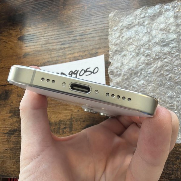 Apple iPhone 16 Pro - Unlocked, 128 GB, White, A3083