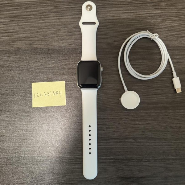 Apple Watch Series 9 45mm - Silver, A2980 - GPS, Aluminum