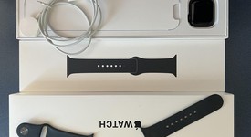 Good
													Apple Watch SE 2nd Gen 40mm - Unlocked, Midnight, A2726 - Cellular, Aluminum, photo 2 of 9