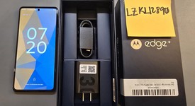 Mint
													Motorola Edge Plus (2022) - Unlocked, Blue, 512 GB, 8 GB, photo 5 of 12