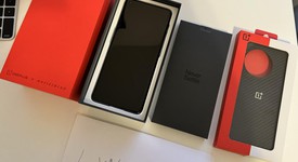 Mint
													OnePlus 11 - Unlocked, Black, 256 GB, 16 GB, CPH2451, photo 1 of 10