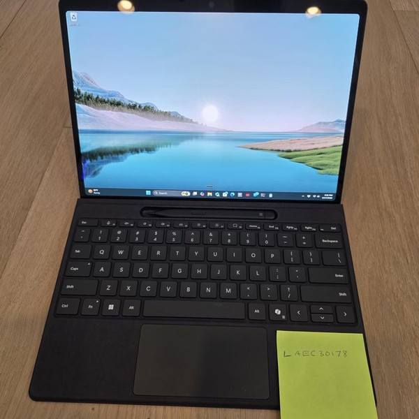 Microsoft Surface Pro 11 - 512 GB, Black, 16 GB, Snapdragon X Elite