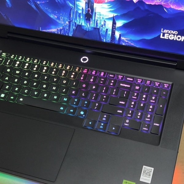 Lenovo Legion 9i Gen 10 18 inch - 2 TB, 64 GB