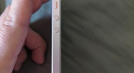 Mint
													Apple iPhone SE 1st Gen 2016 - Unlocked, Rose Gold, 32 GB, A1723, photo 4 of 7