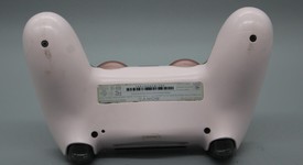 Good
													DualShock 4 Wireless Controller - Rose Gold, photo 2 of 5