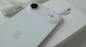 Mint
													Apple iPhone Air - Unlocked, Cloud White, 256 GB, A3260, photo 4 of 9