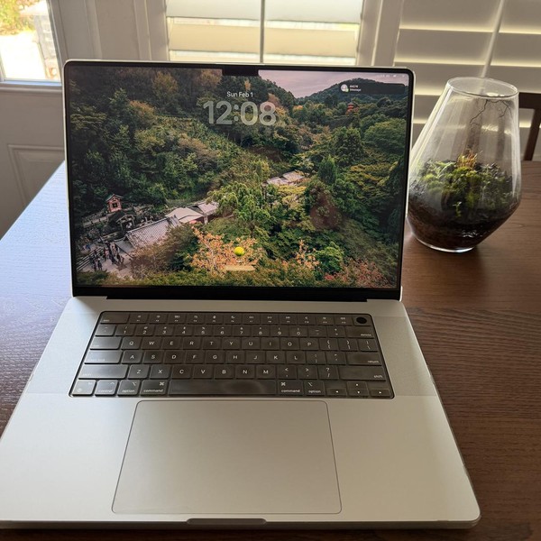 MacBook Pro 2024 - 16 inch - 512 GB, Silver, 48 GB, Apple M4 Pro 14-core