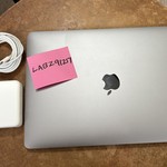 Good MacBook Pro 2019 - 13 inch - 256 GB, Silver, 8 GB, Intel Core i5