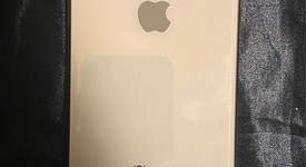 Good
													Apple iPhone Xs - Unlocked, Gold, 64 GB, A1920, photo 3 of 3