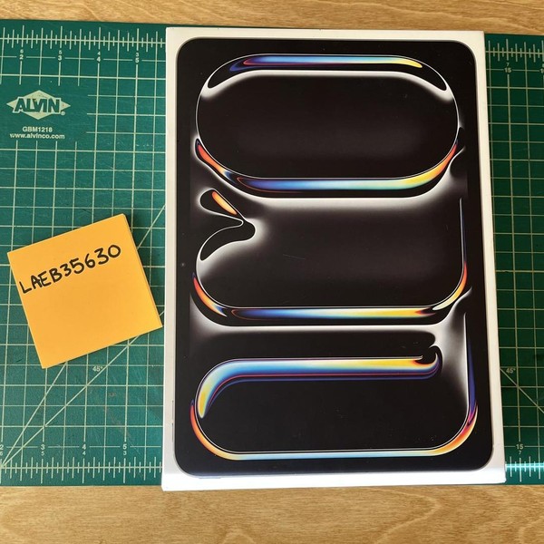 Apple iPad Pro 11 inch (M5) 2025 - Wi-Fi, 256 GB, Silver, Apple M5 9-Core, A3357, Standard Glass