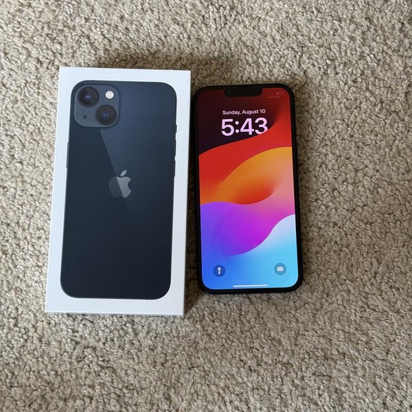 Apple iPhone 13 - Boost, 128 GB, Midnight, A2482