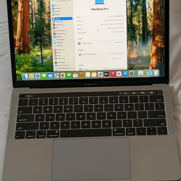 MacBook Pro 2019 - 13 inch - 256 GB, Gray, 8 GB, Intel Core i5