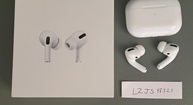 Used
													Apple AirPods Pro 1st Gen - Wireless Case, photo 2 of 4