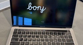 Good
													MacBook Air 2020 - 13" - I5, Gray, 256 GB, 8 GB, photo 2 of 7