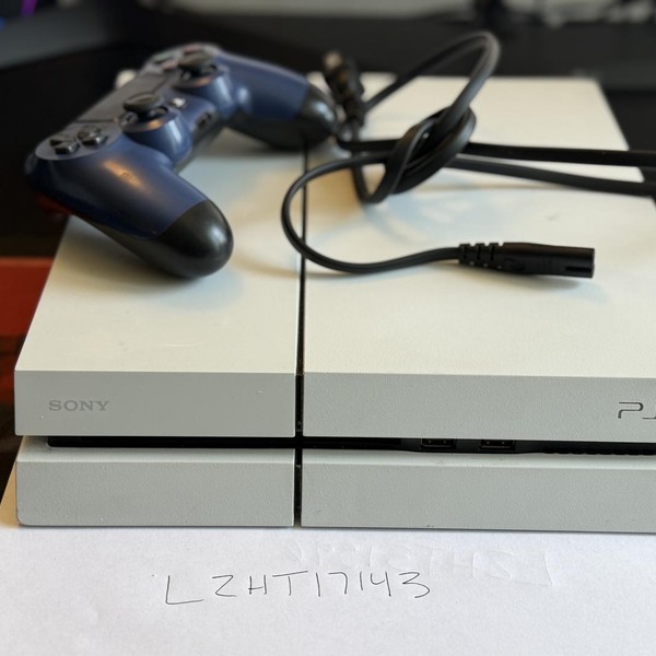 PlayStation 4 - 500 GB, White, Standard
