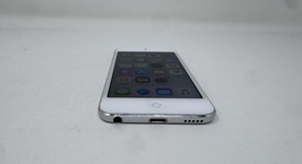 Good
													Apple iPod Touch 6th Gen - Wi-Fi, Silver, 16 GB, photo 3 of 6