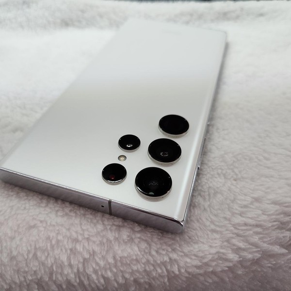 Samsung Galaxy S22 Ultra - Unlocked, 512 GB, White, 12 GB, SM-S908U1