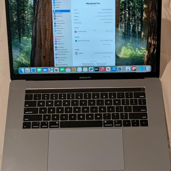MacBook Pro 2018 (With Touch Bar) - 15 inch - 512 GB, Gray, 16 GB, Intel Core i7