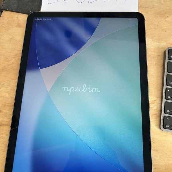 Apple iPad Air (5th Gen) - Unlocked, 64 GB, Gray, A2589