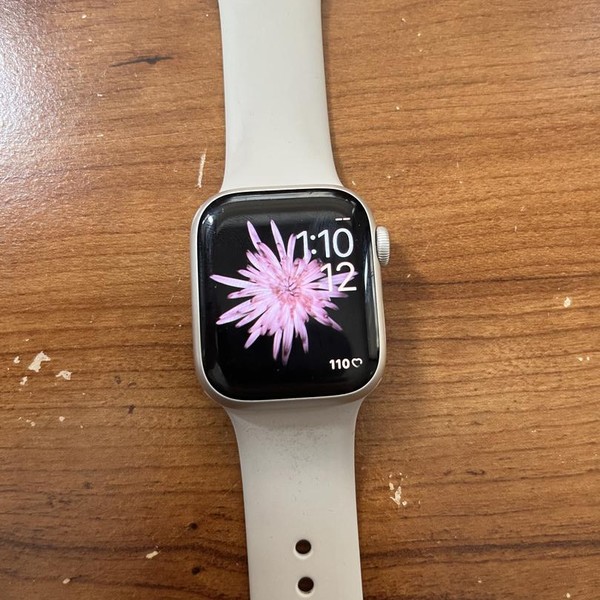 Apple Watch Series 8 41mm - Unlocked, Starlight, A2772 - Cellular, Aluminum