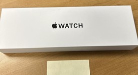 New
													Apple Watch SE 2nd Gen 40mm - AT&T, Midnight, A2726 - Cellular, Aluminum, photo 2 of 2