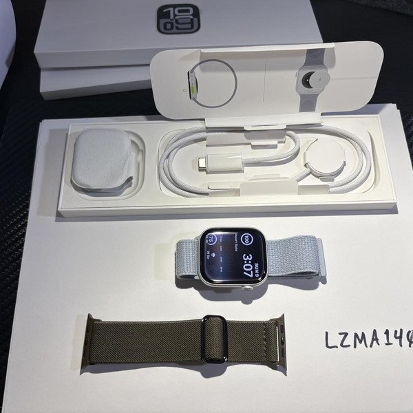 Apple Watch Series 10 46mm - Unlocked, Silver, A3003 - Cellular, Aluminum