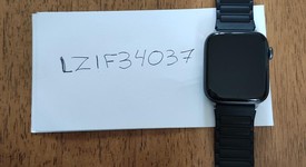 Good
													Apple Watch SE 1st Gen 44mm - Gray, A2352 - GPS, Aluminum, photo 1 of 6