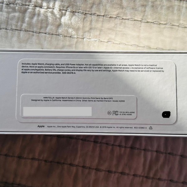 Apple Watch Series 5 40mm - Gold, A2092 - GPS, Aluminum