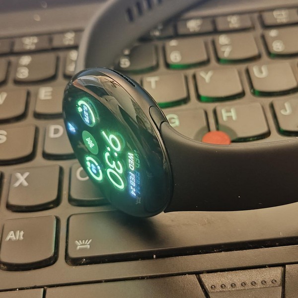 Google Pixel Watch 2 - Unlocked, Black, LTE