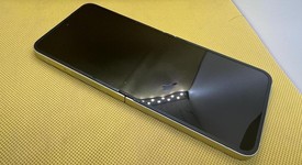 Fair
													Samsung Galaxy Z Flip6 - AT&T, Yellow, 512 GB, 12 GB, SM-F741U, photo 2 of 5