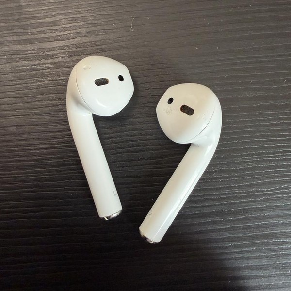 Apple AirPods 2nd Gen - Lightning Case
