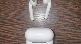 Used
													Apple AirPods 2nd Gen - Lightning Case, photo 3 of 6