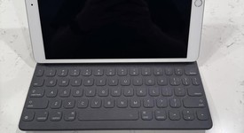 Good
													Apple iPad Air 3rd Gen - AT&T, Silver, 256 GB, photo 2 of 5