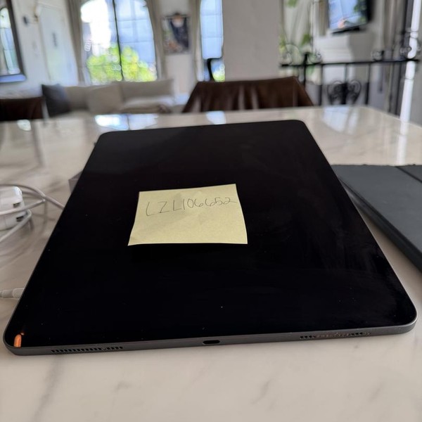 Apple iPad Pro 12.9 inch 4th Gen 2020 - Wi-Fi, 128 GB, Gray, A2229