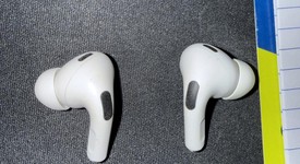 Used
													Apple AirPods Pro 2 - Lightning, photo 3 of 5