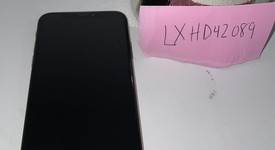 Good
													Apple iPhone Xs - Unlocked, Gold, 64 GB, A1920, photo 1 of 4