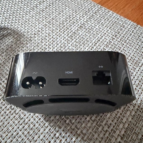 Apple TV 4k 1st Gen (2017) - 32 GB
